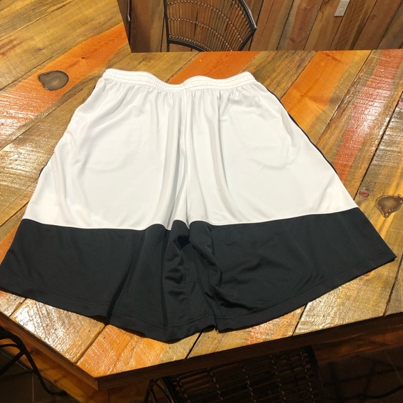 Jordan Shorts 4XL - Picture 2 of 4
